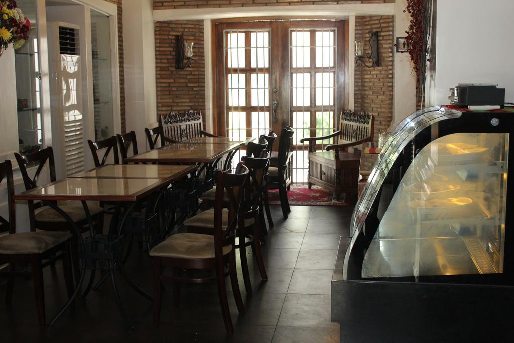 Ciudad Fernandina Hotel Vigan Bagian luar foto
