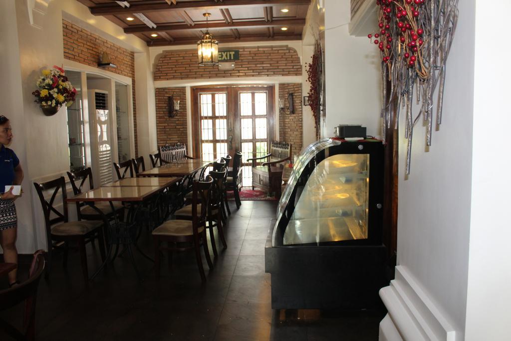 Ciudad Fernandina Hotel Vigan Bagian luar foto
