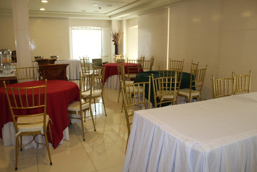 Ciudad Fernandina Hotel Vigan Bagian luar foto