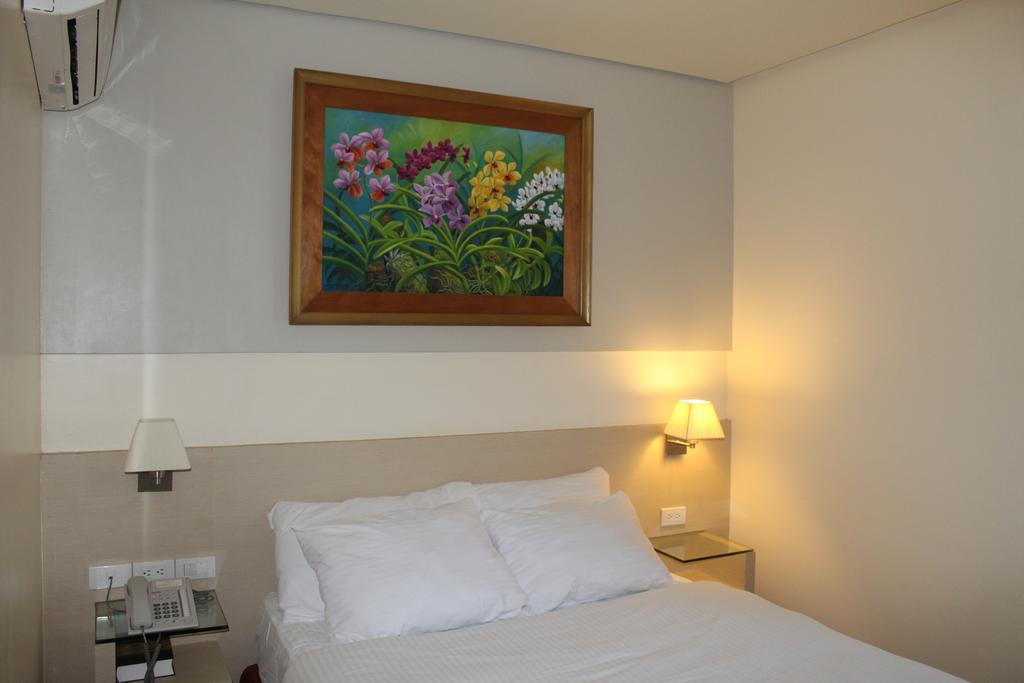 Ciudad Fernandina Hotel Vigan Bagian luar foto