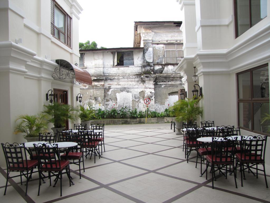 Ciudad Fernandina Hotel Vigan Bagian luar foto