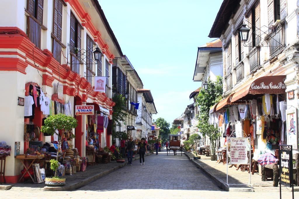 Ciudad Fernandina Hotel Vigan Bagian luar foto