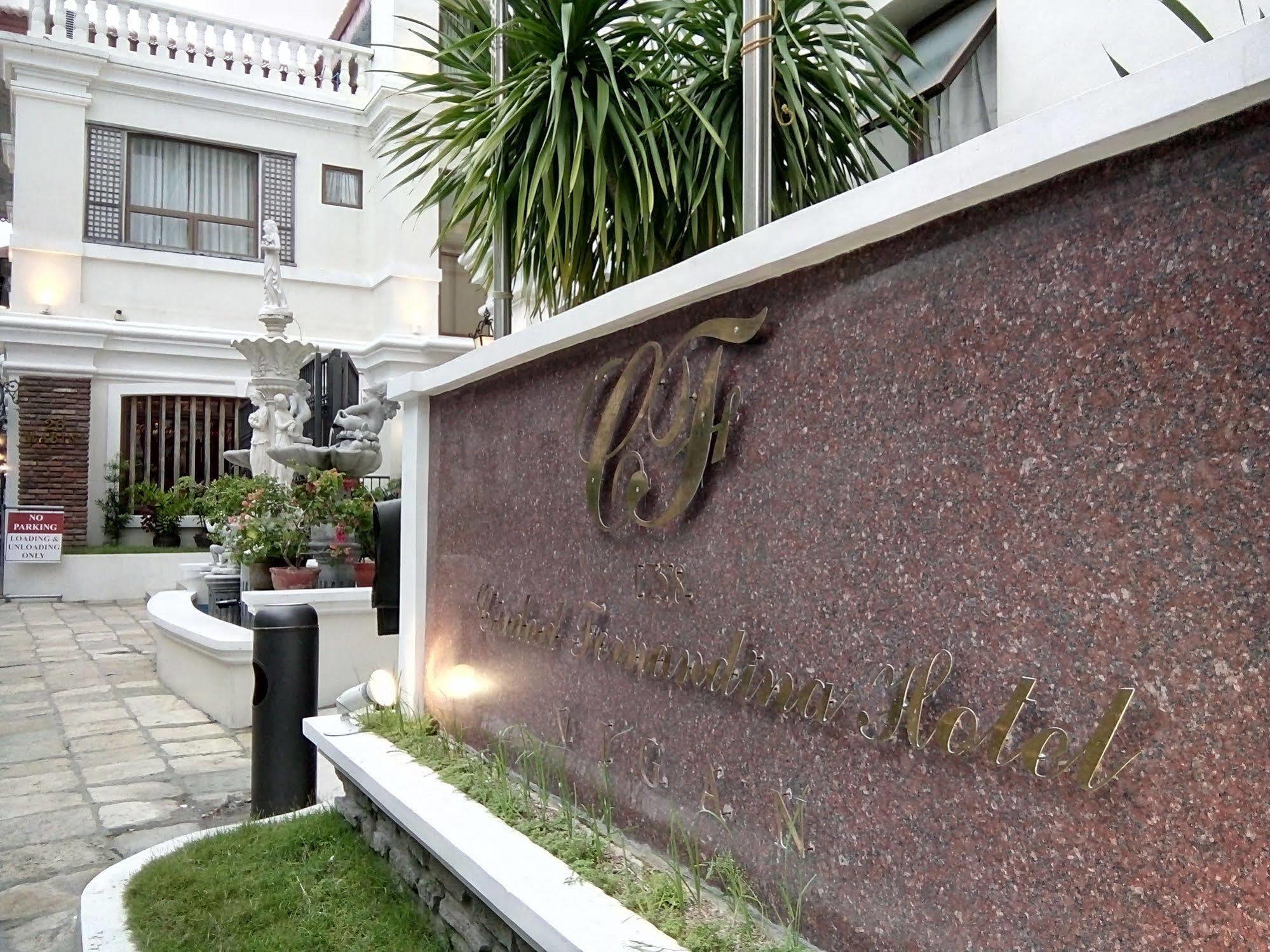 Ciudad Fernandina Hotel Vigan Bagian luar foto