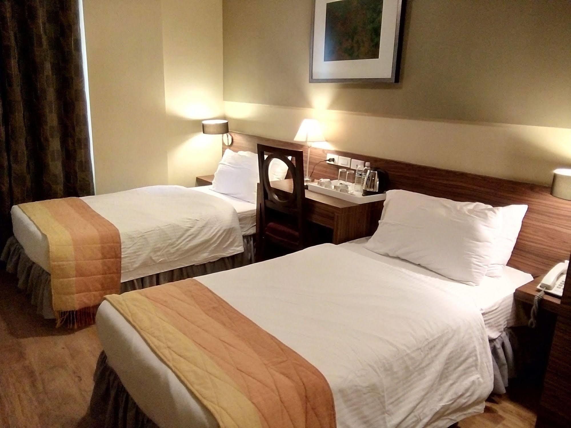 Ciudad Fernandina Hotel Vigan Bagian luar foto